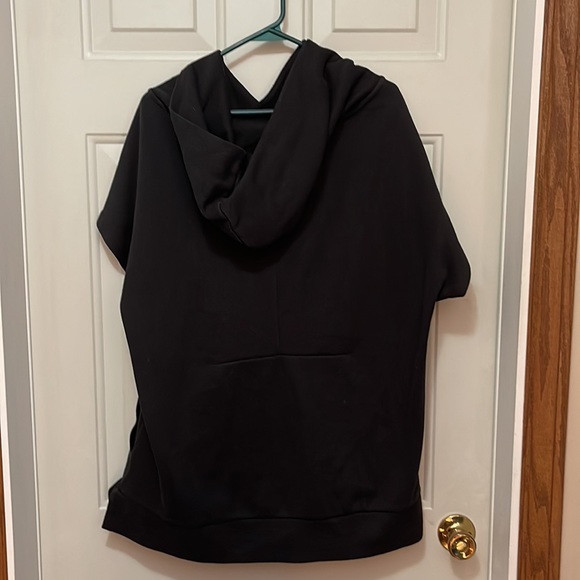 Adidas black short sleeved hoodie - Picture 3 of 6